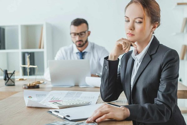 Comment un expert-comptable pour médecin peut-il améliorer la gestion financière d'un cabinet médical ?