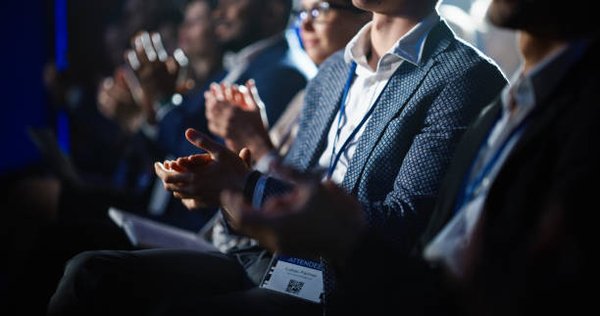 Les meilleures stratégies pour réussir votre conférence de presse