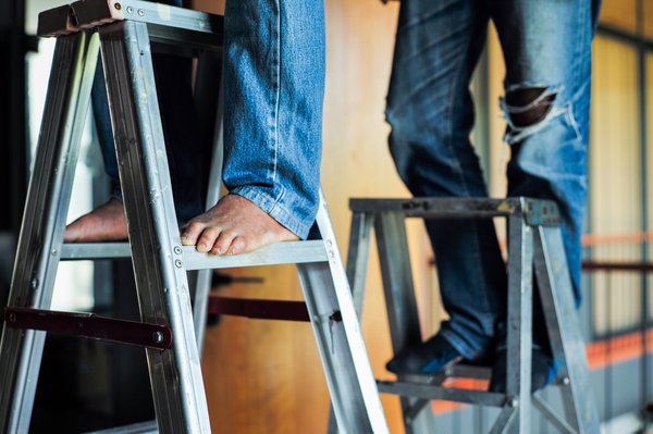 Echelle à plateforme : un indispensable pour vos travaux !