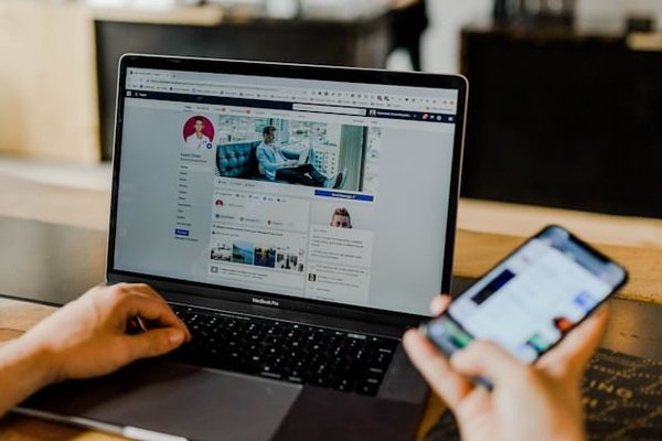 Comment choisir une formation en communication digitale adaptée à vos besoins