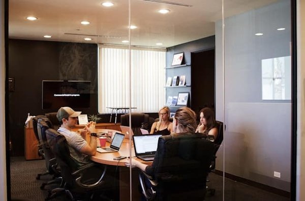 Quelle est la réglementation sur le travail des étrangers ?