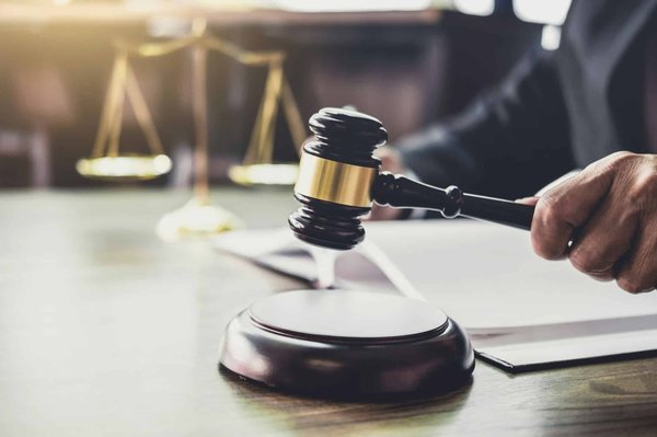 Les différentes missions d’un avocat influenceur